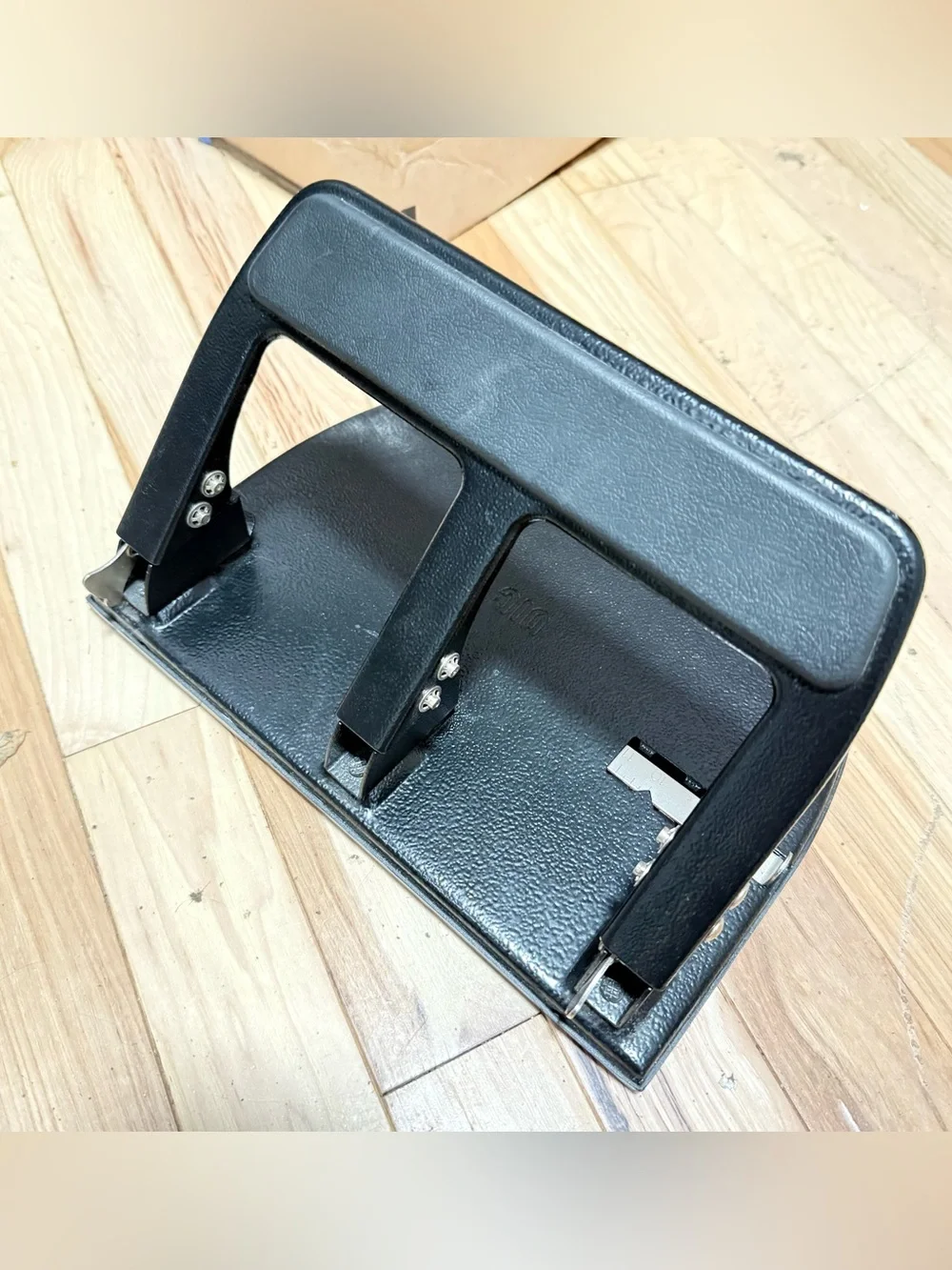Heavy Duty 200+ Pages Three-Hole Paper Punch - Black